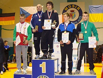 Piotr Ołówko na trzecim stopniu podium