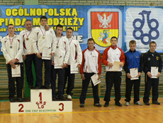 Michał Dryja, trener Mariusz Stepień, Patryk Boniecki, Mateusz Jung i Tomasz Ulewiński na podium - 85 kg styl klasyczny
