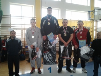 Krystian Kopytowski na najwyższym stopniu podium kategorii wagowej do 100 kg - Kamil Pałyska na 3 miejscu
